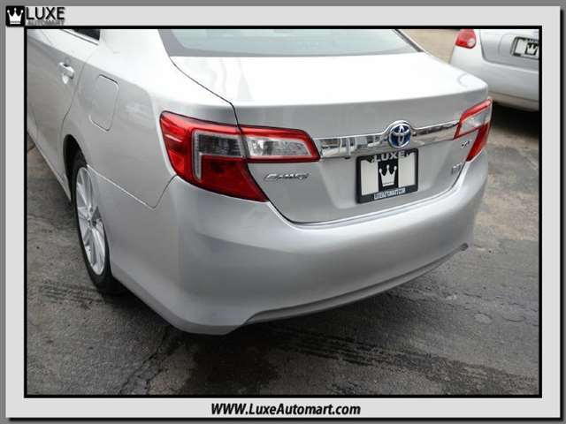 2014 Toyota Camry XLE 4dr Sedan